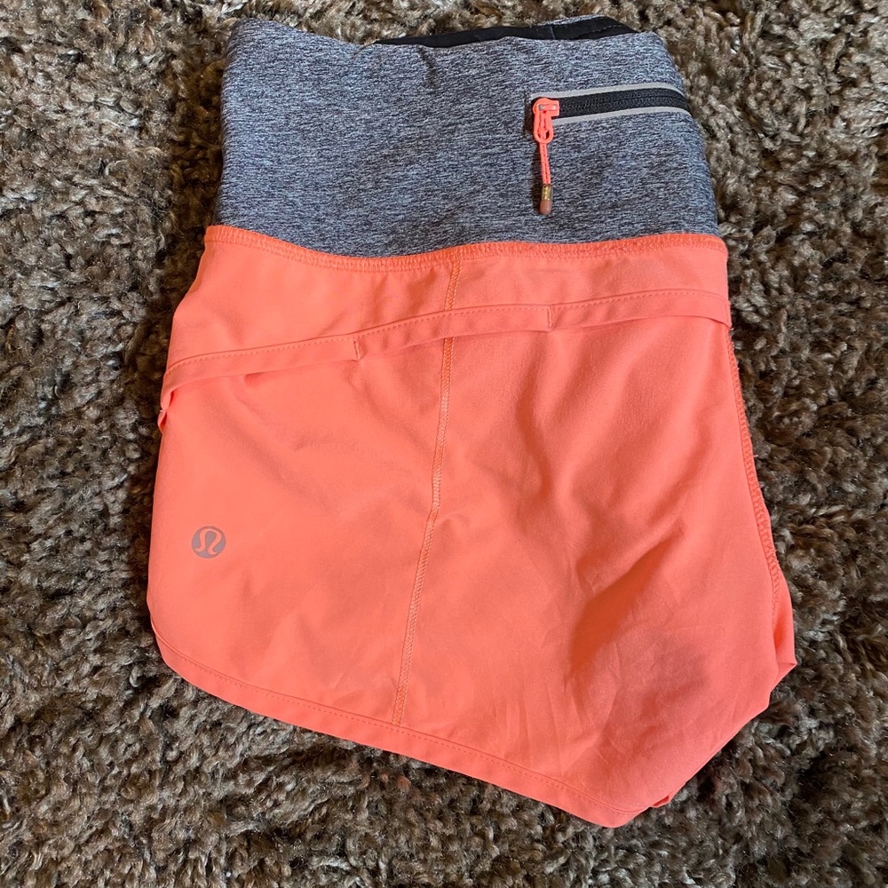 Lululemon 2.5 inch inseam shorts size 4